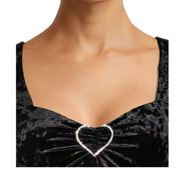 Madden NYC Junior's Velour Top with Rhinestone Heart - Picture 8 of 9